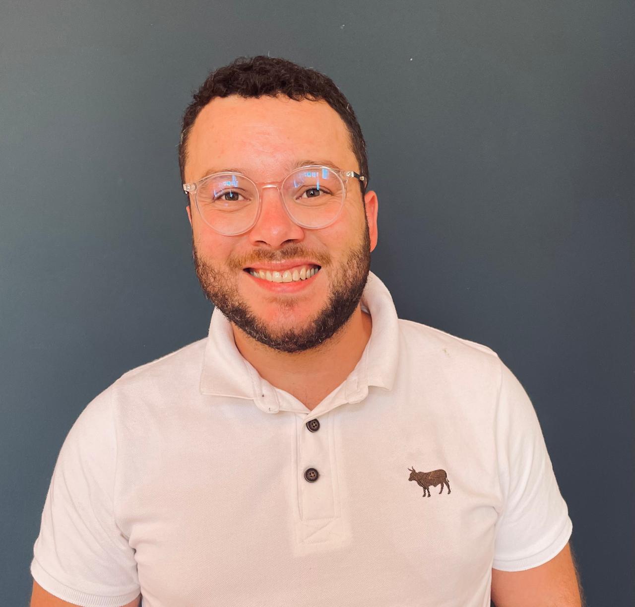 An Image of the owner of SEConsulting Smiling